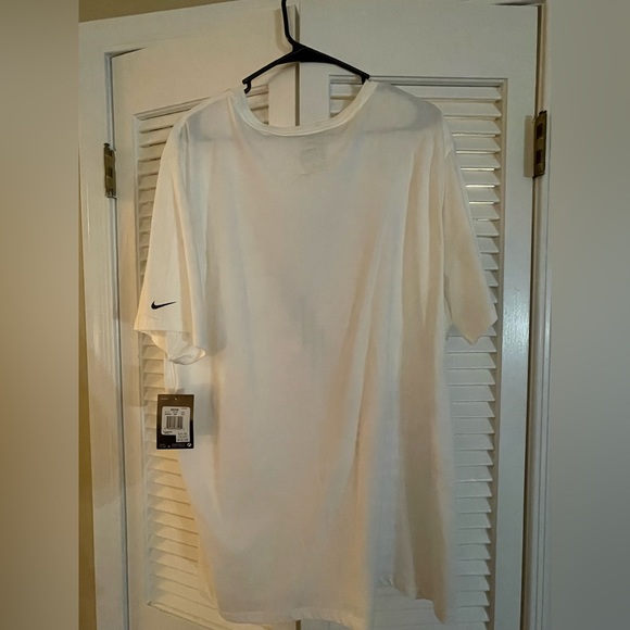 Men's 2XL Nike White Athletic Cut Tee with Red and Gray Checkmark Logo - Tags On - Picture 4 of 5